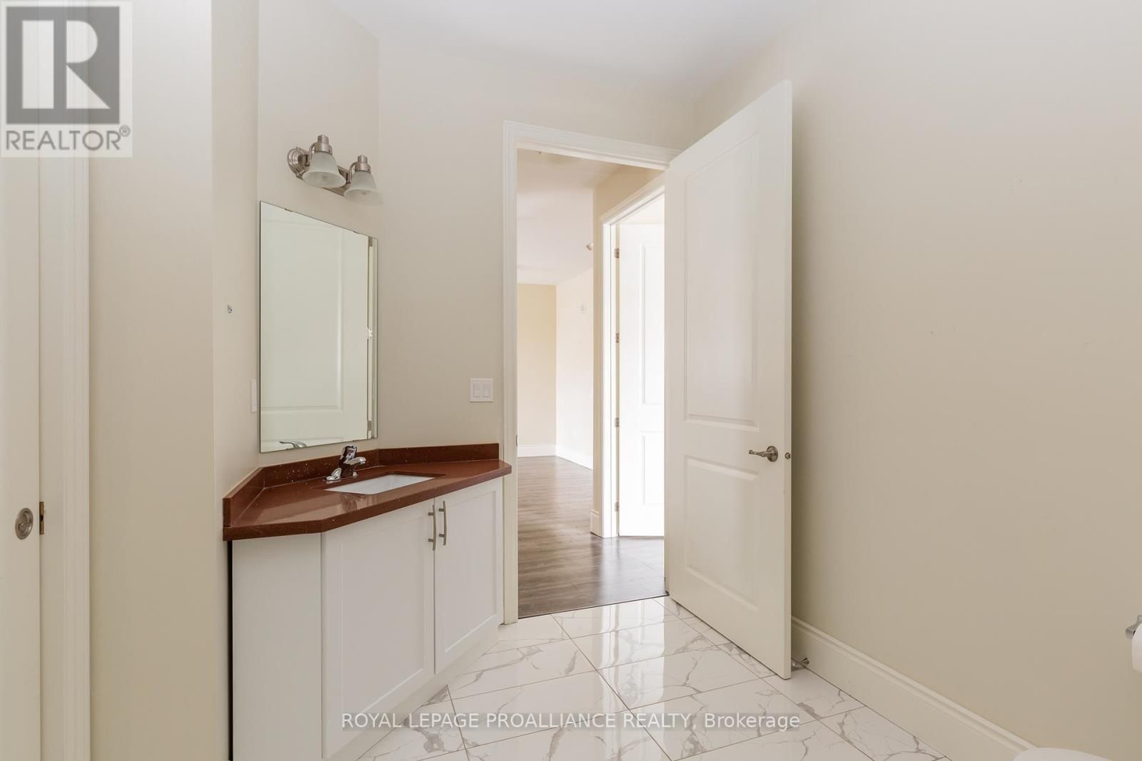 202 - 863 ABBEY LANE Image 11