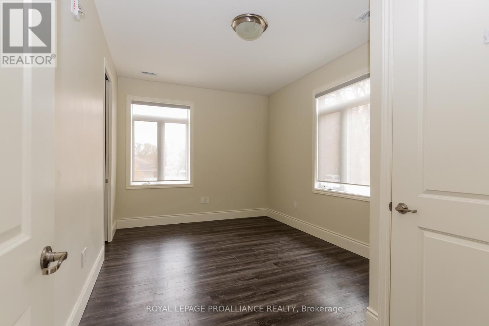 202 - 863 ABBEY LANE Image 12