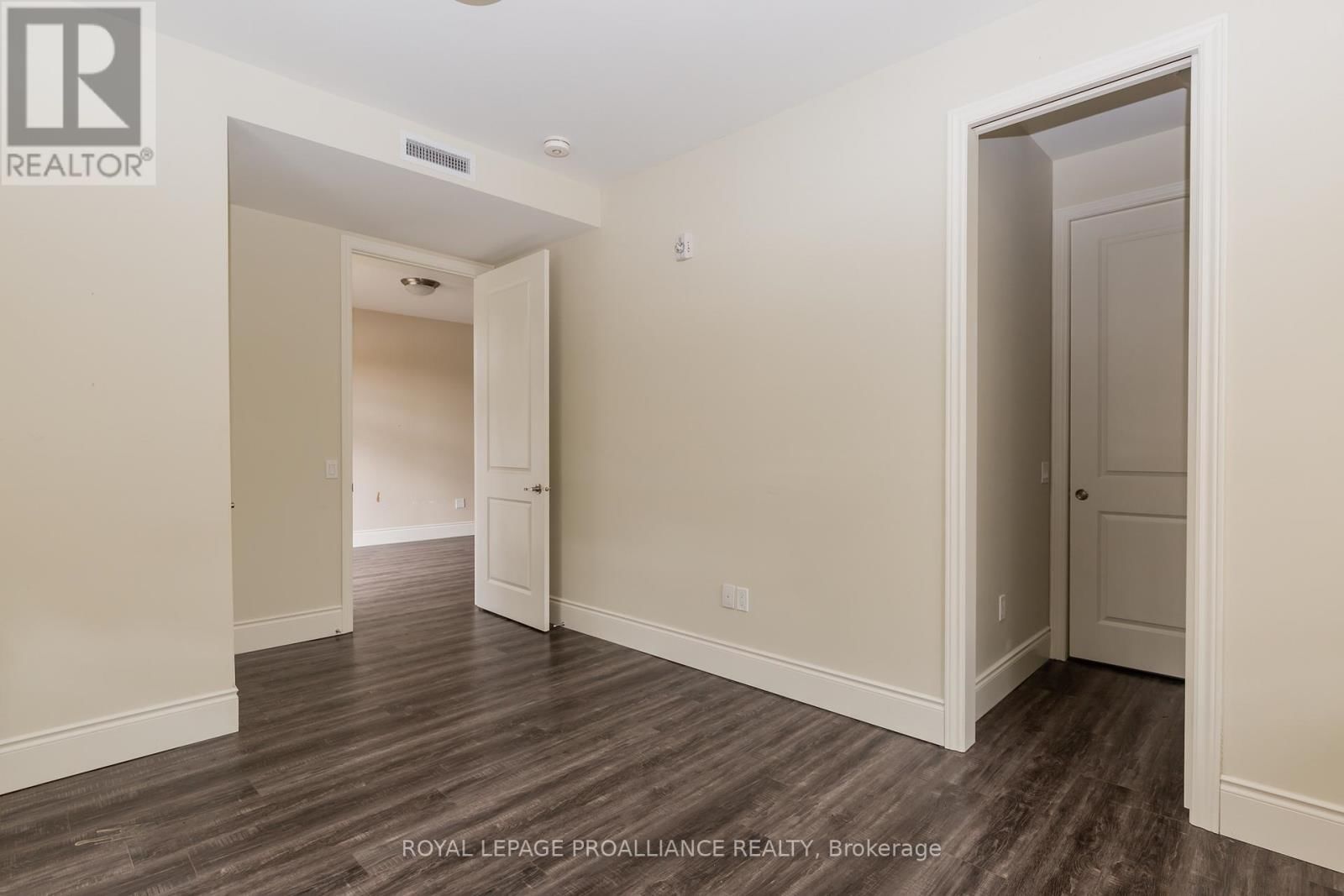 202 - 863 ABBEY LANE Image 13