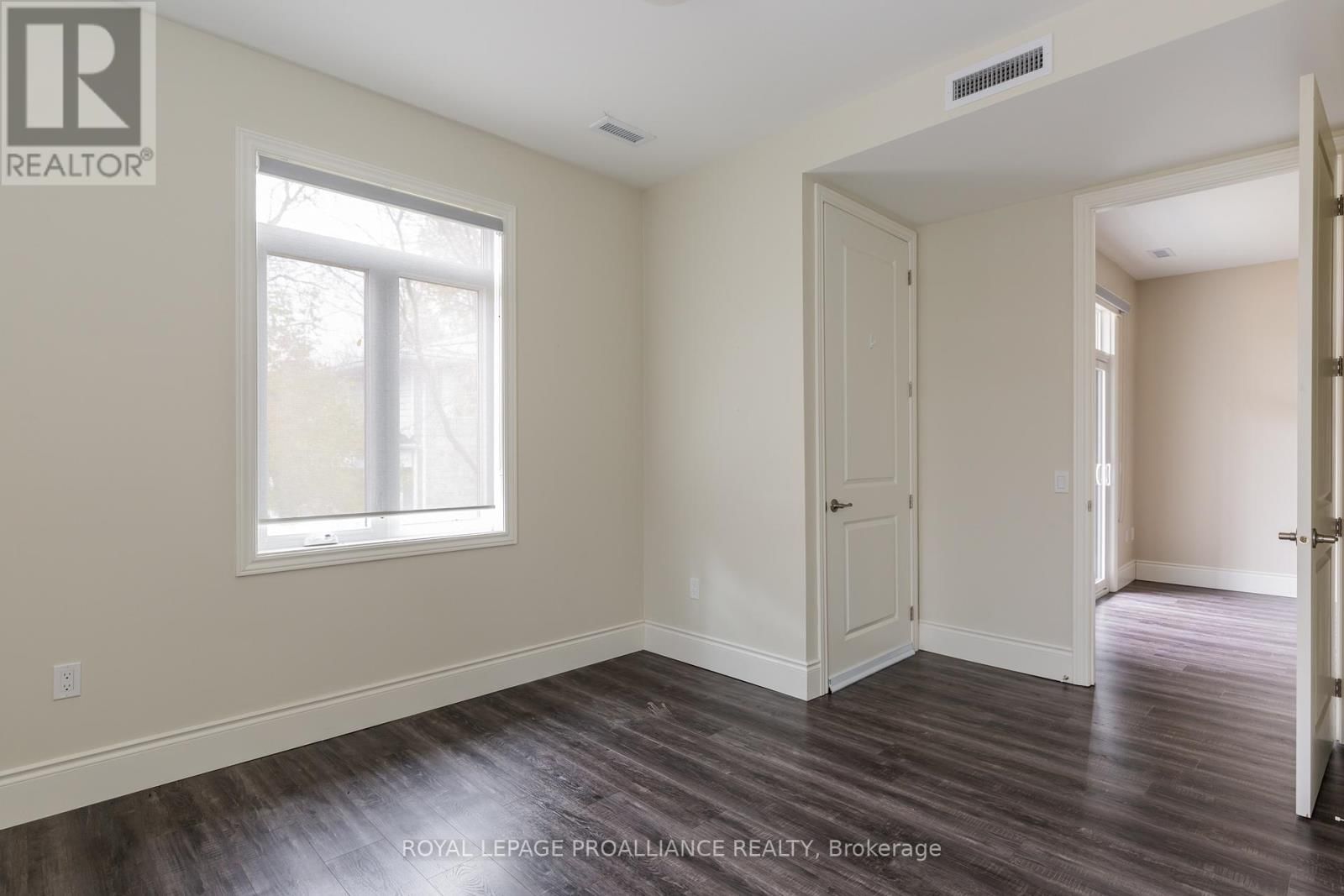 202 - 863 ABBEY LANE Image 15