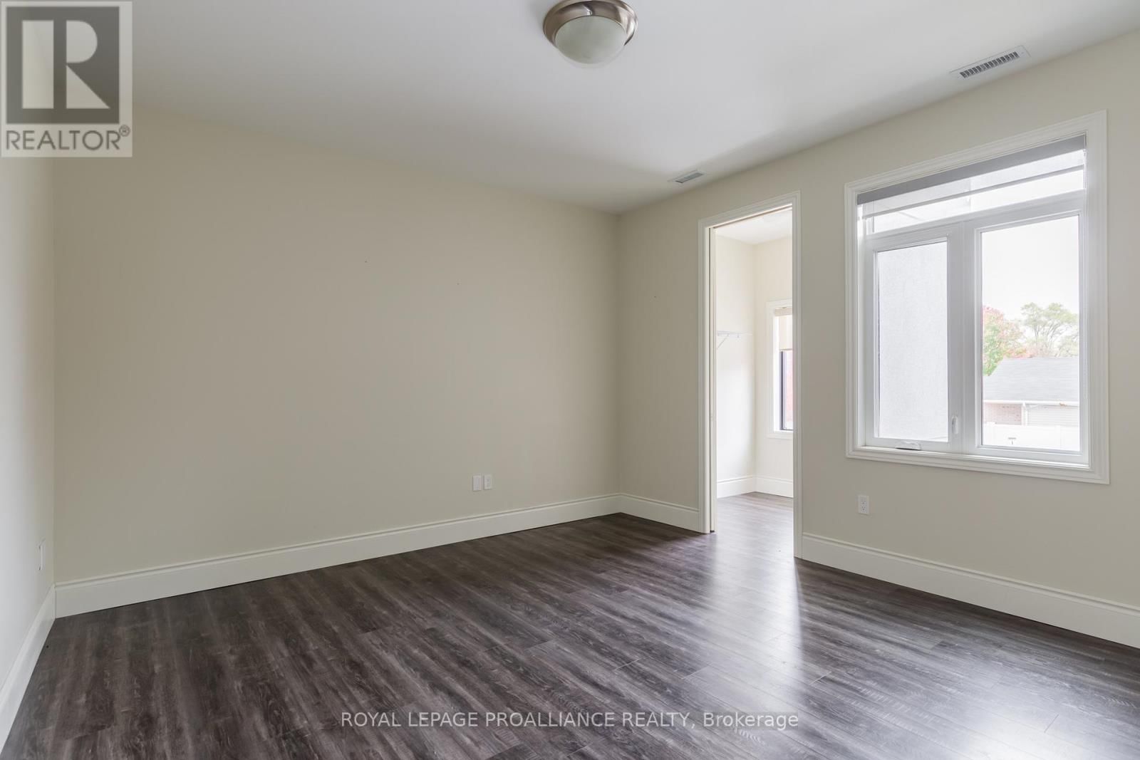 202 - 863 ABBEY LANE Image 16