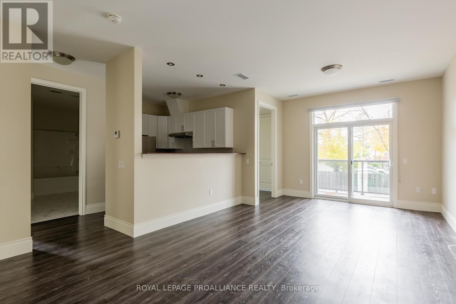 202 - 863 ABBEY LANE Image 5