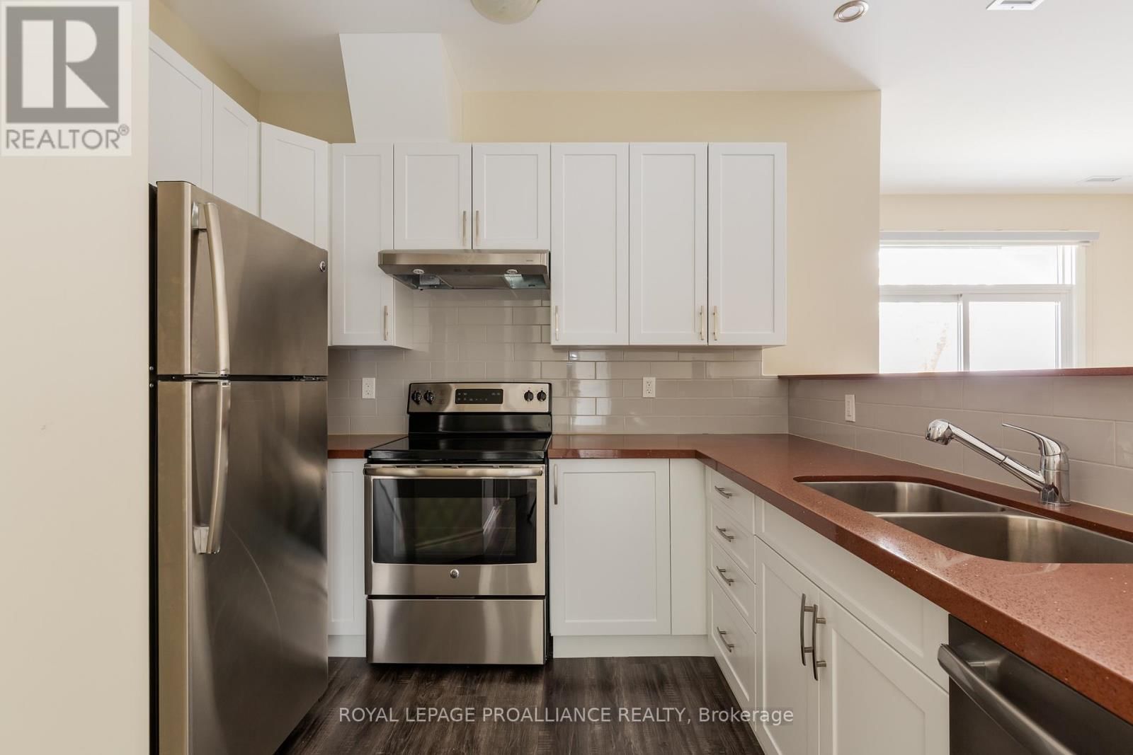 202 - 863 ABBEY LANE Image 6