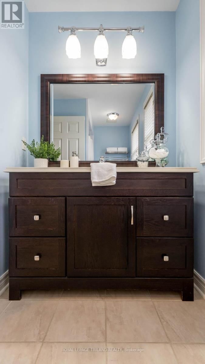 50 PENRITH CRESCENT Image 26