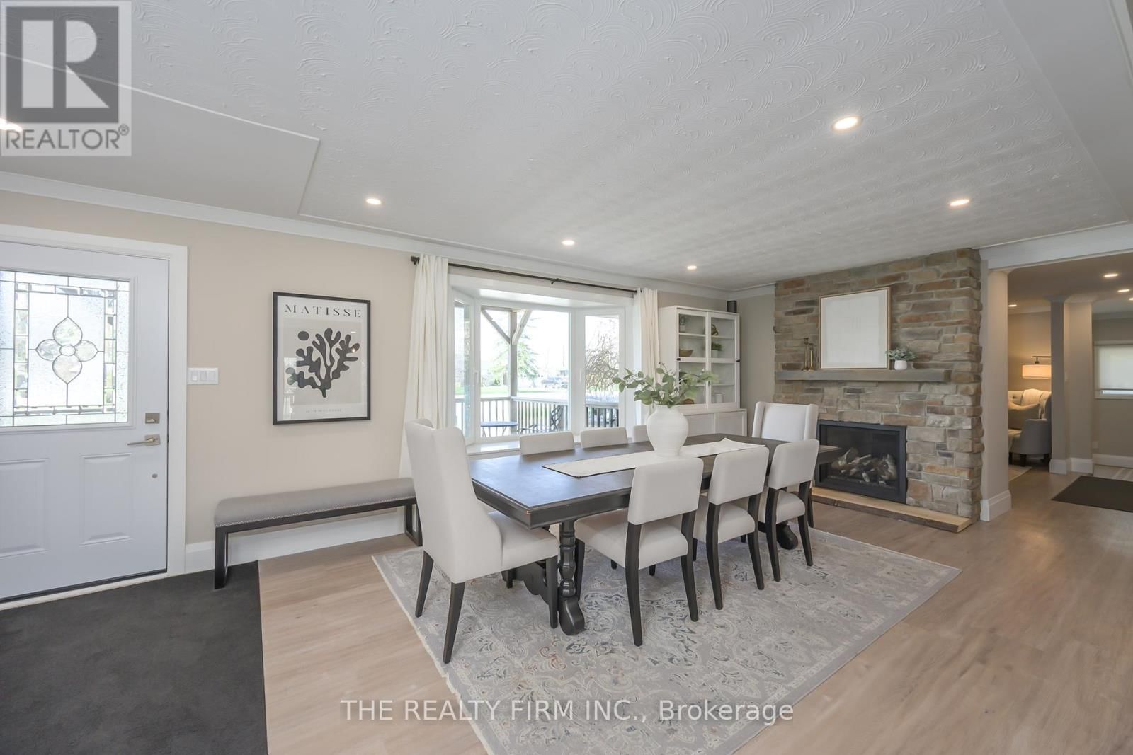 21584 HIGHBURY AVENUE NORTH Image 12