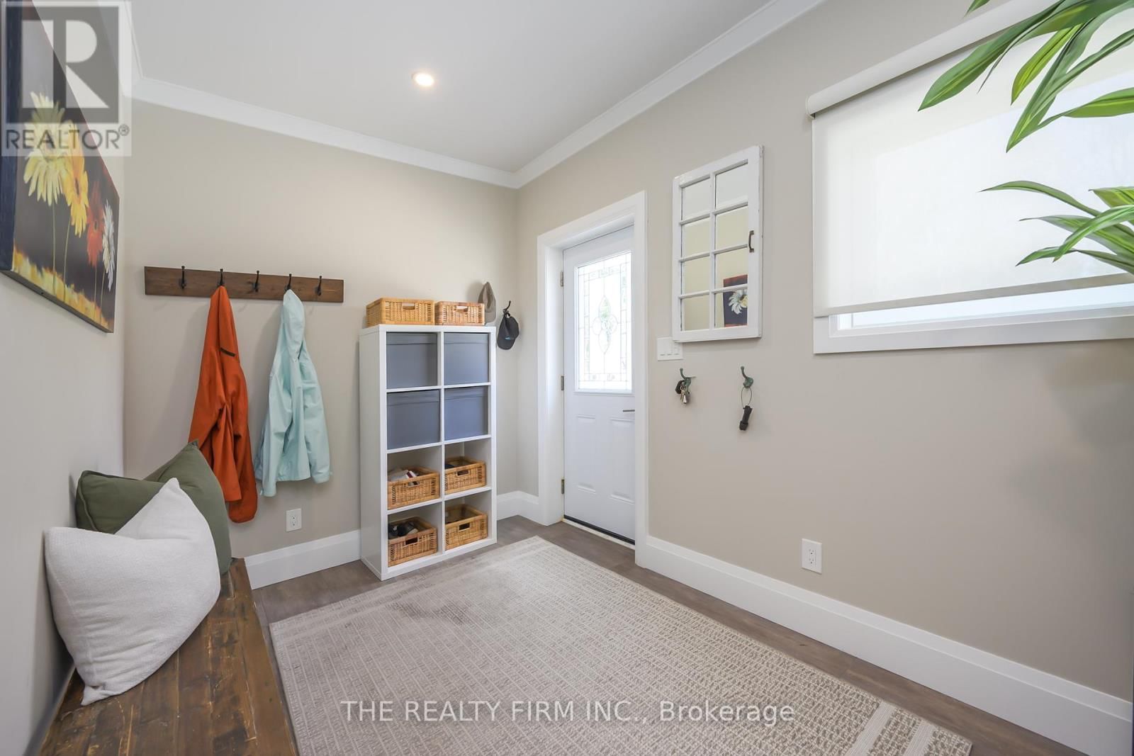 21584 HIGHBURY AVENUE NORTH Image 19