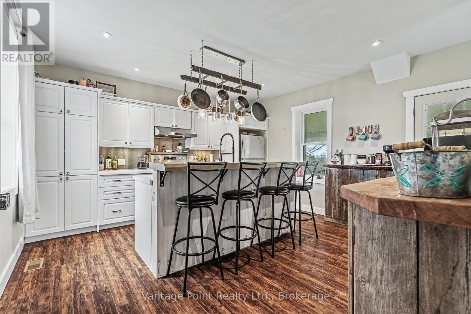 773760 10 HIGHWAY Image 10