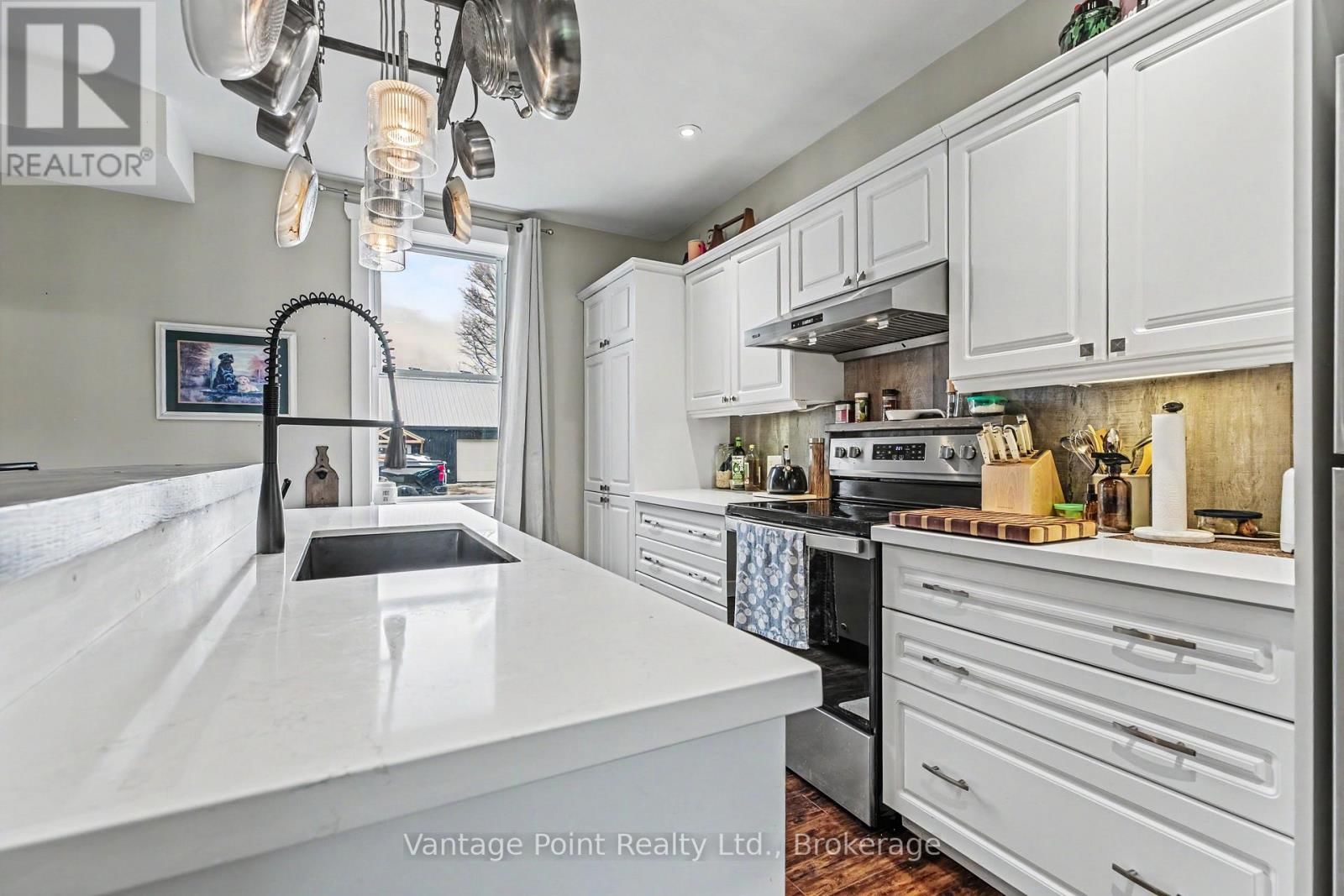 773760 10 HIGHWAY Image 12