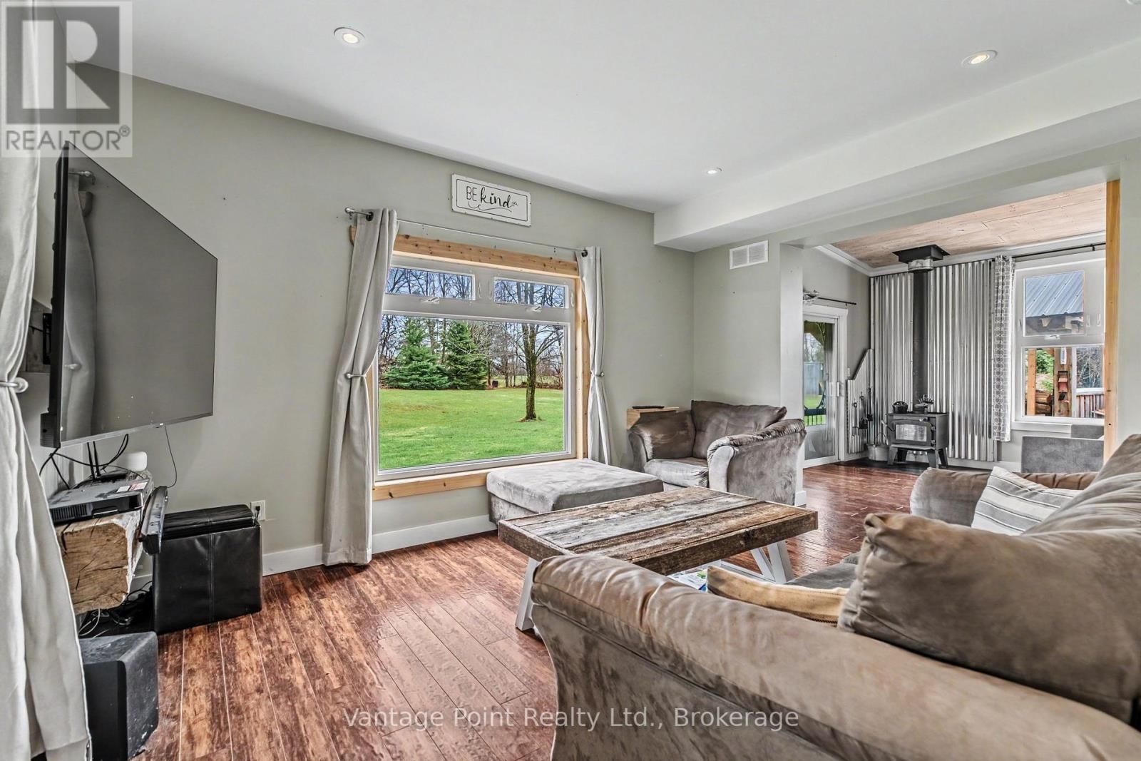 773760 10 HIGHWAY Image 13