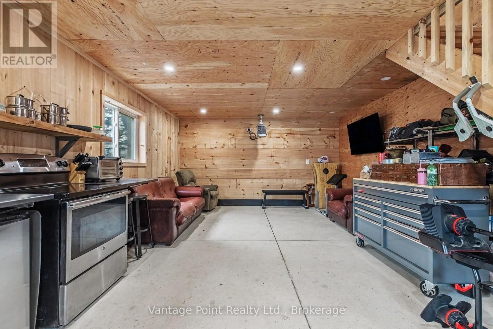 773760 10 HIGHWAY Image 33