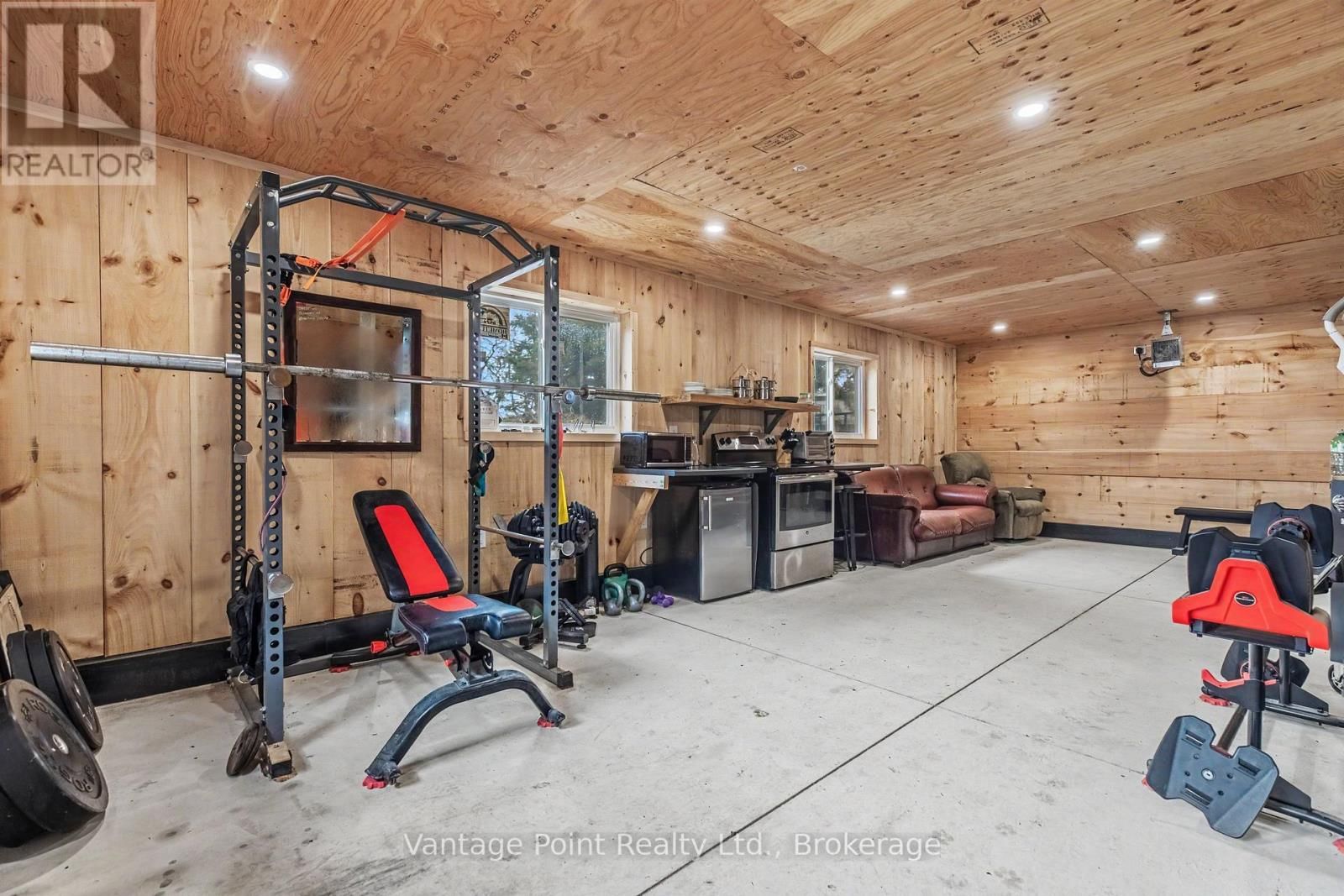 773760 10 HIGHWAY Image 34