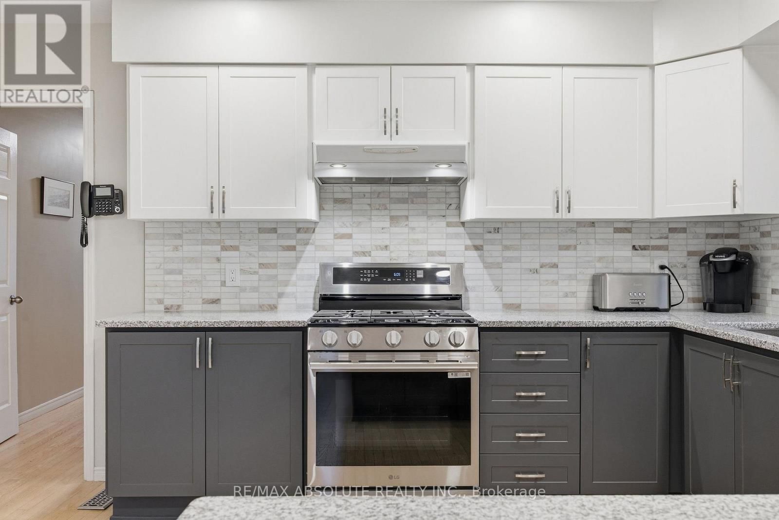 605 ROWANWOOD AVENUE Image 13