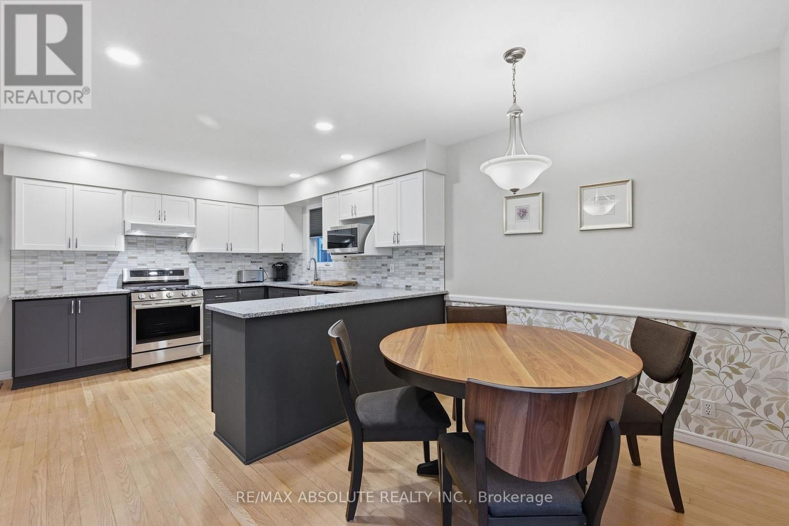 605 ROWANWOOD AVENUE Image 15