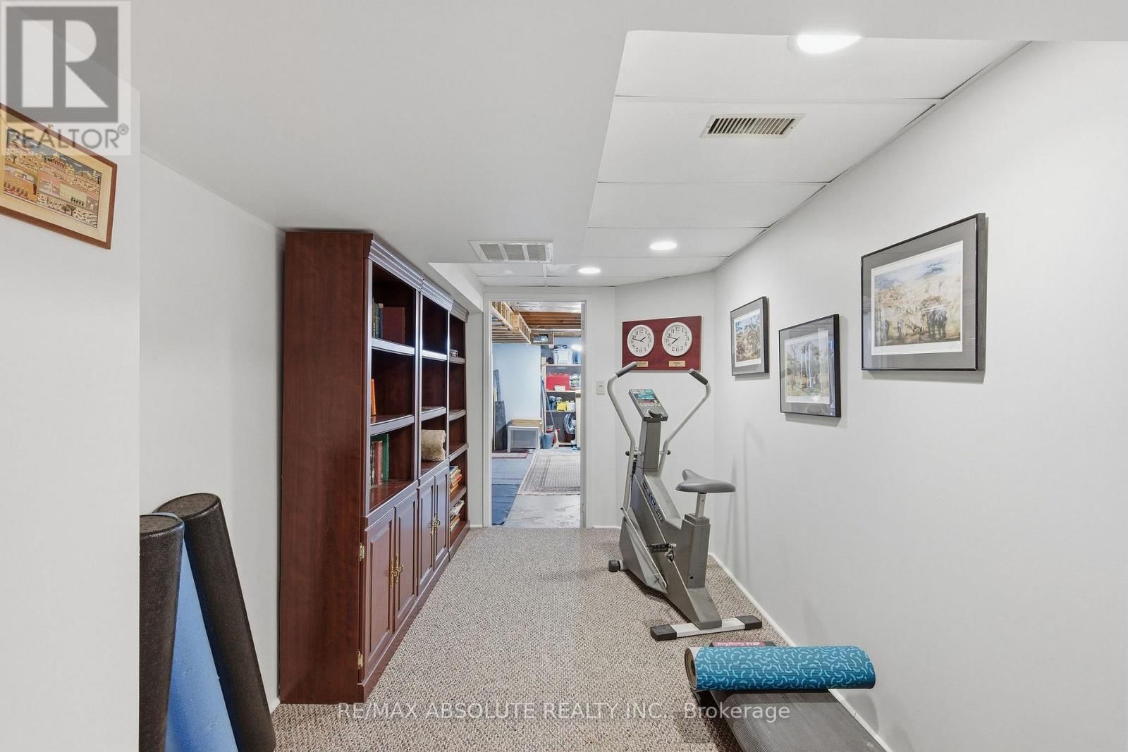 605 ROWANWOOD AVENUE Image 46