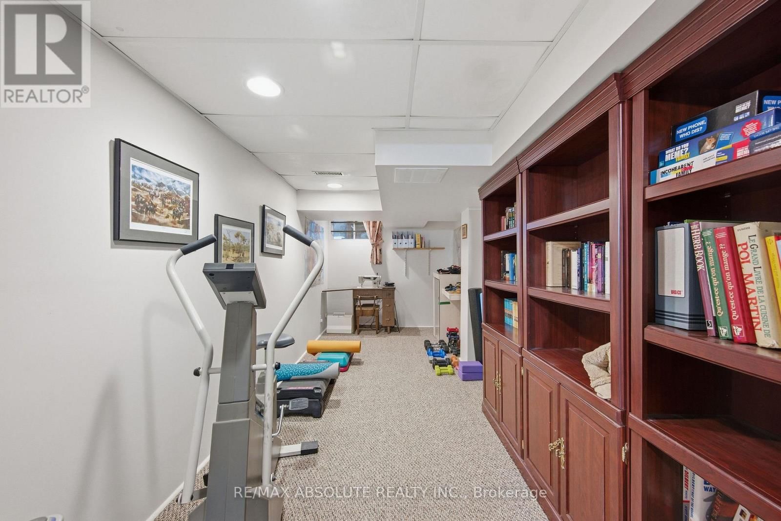 605 ROWANWOOD AVENUE Image 47