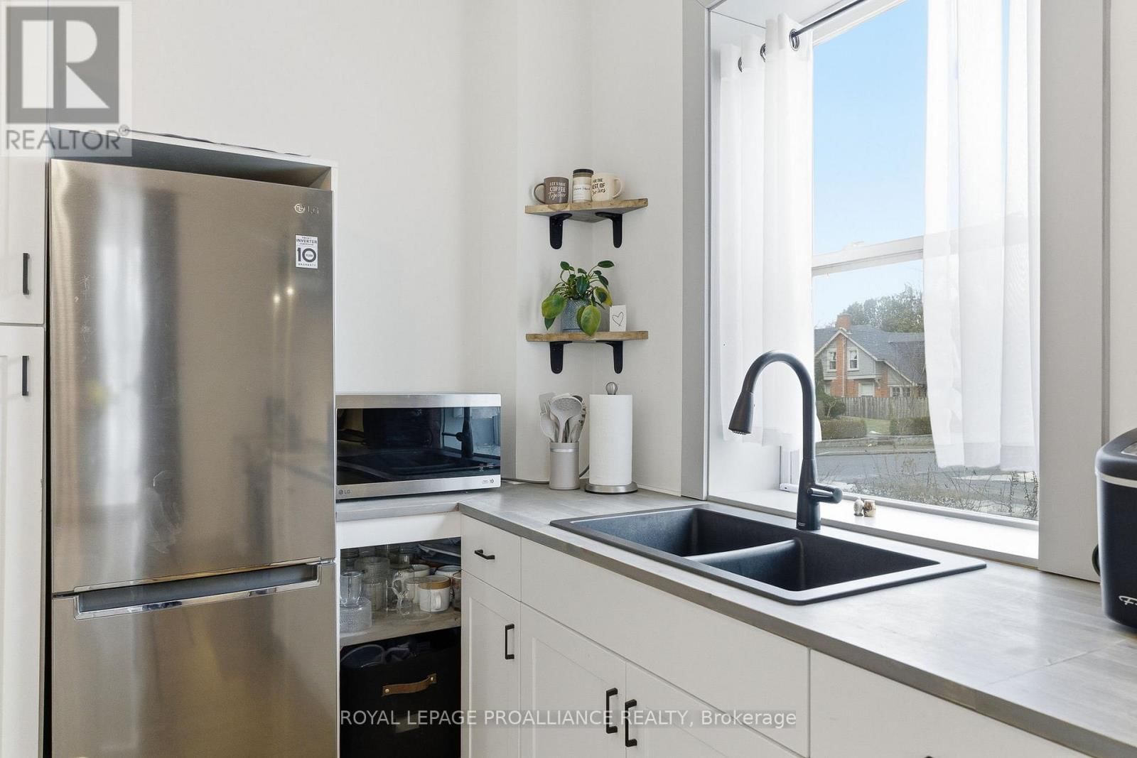 300 GEORGE STREET Image 16