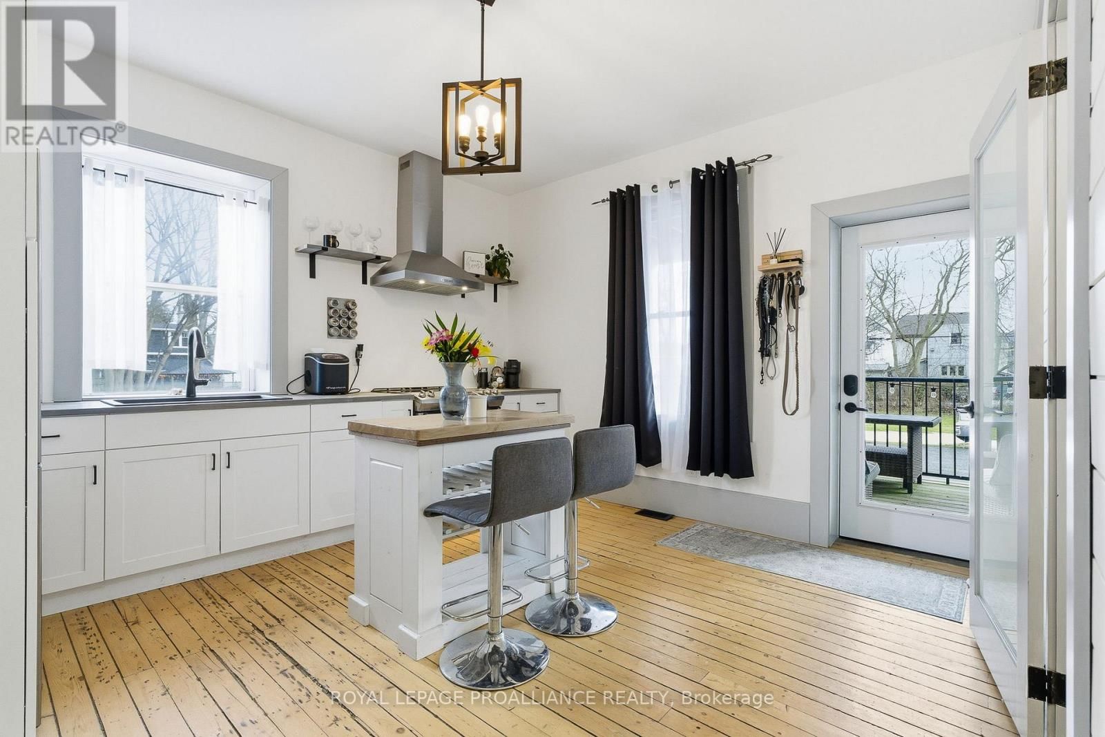 300 GEORGE STREET Image 17