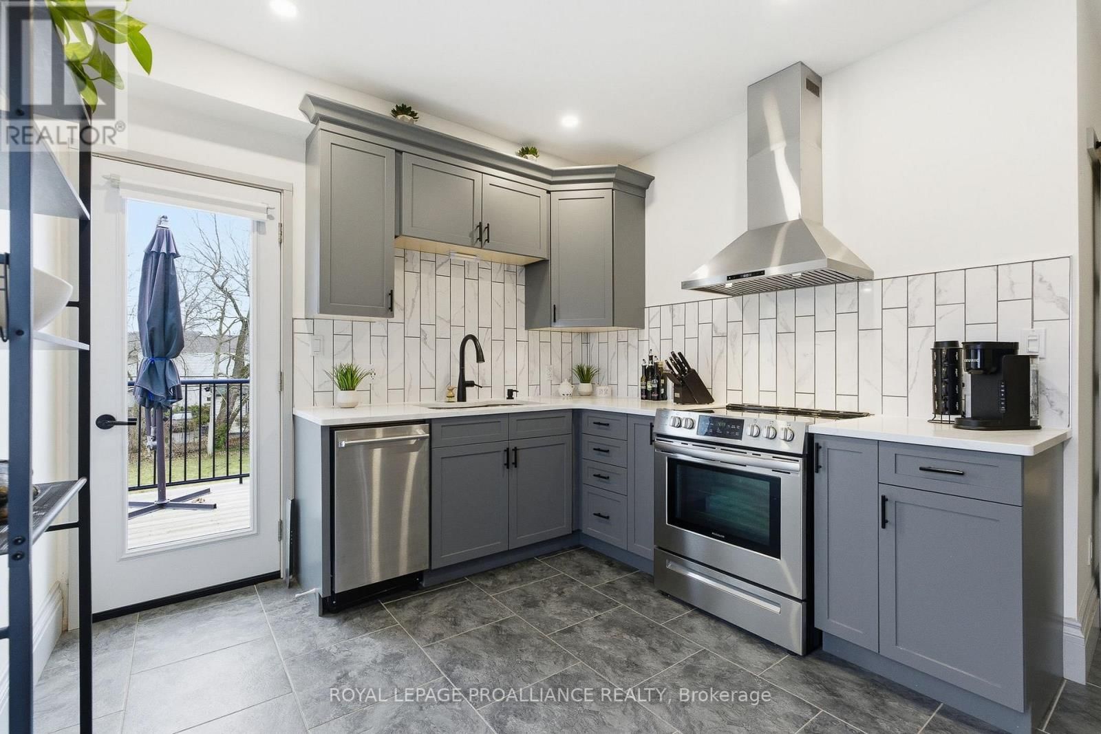 300 GEORGE STREET Image 24