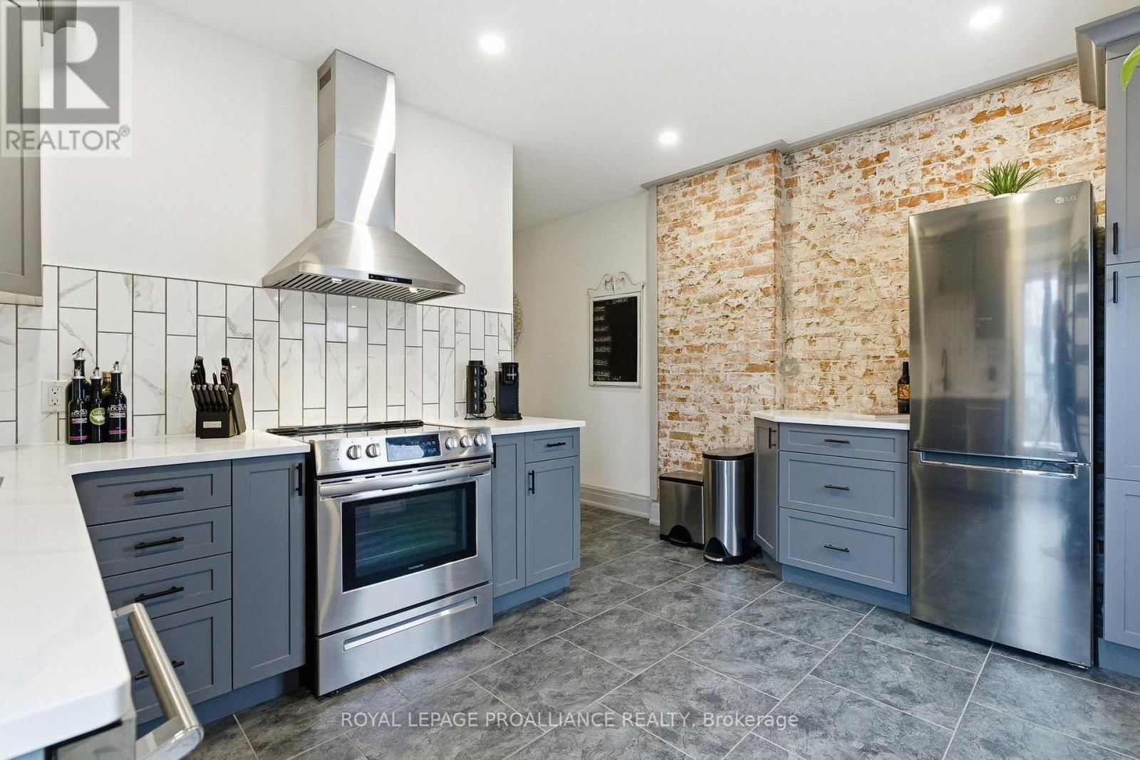 300 GEORGE STREET Image 27