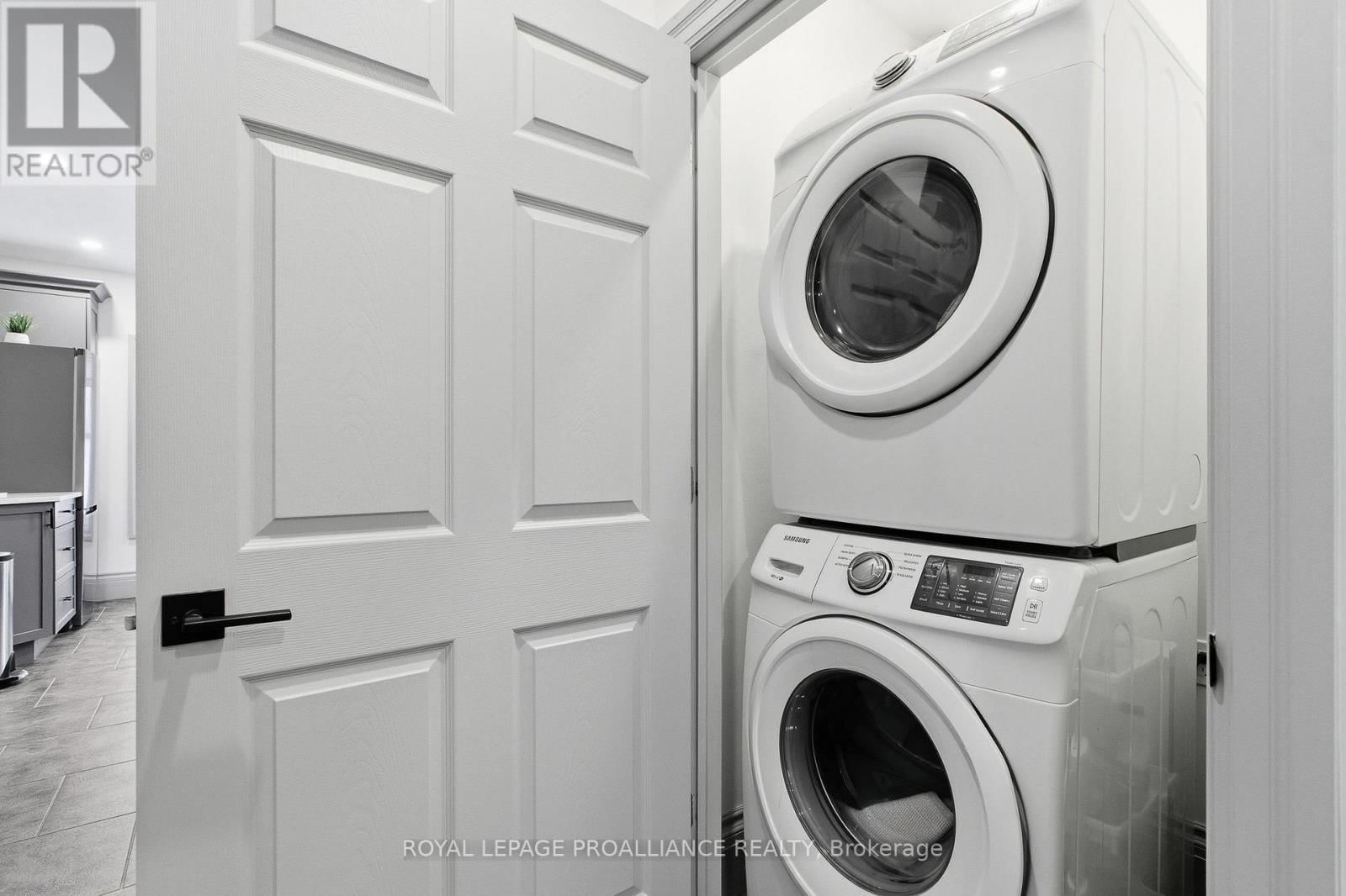 300 GEORGE STREET Image 32