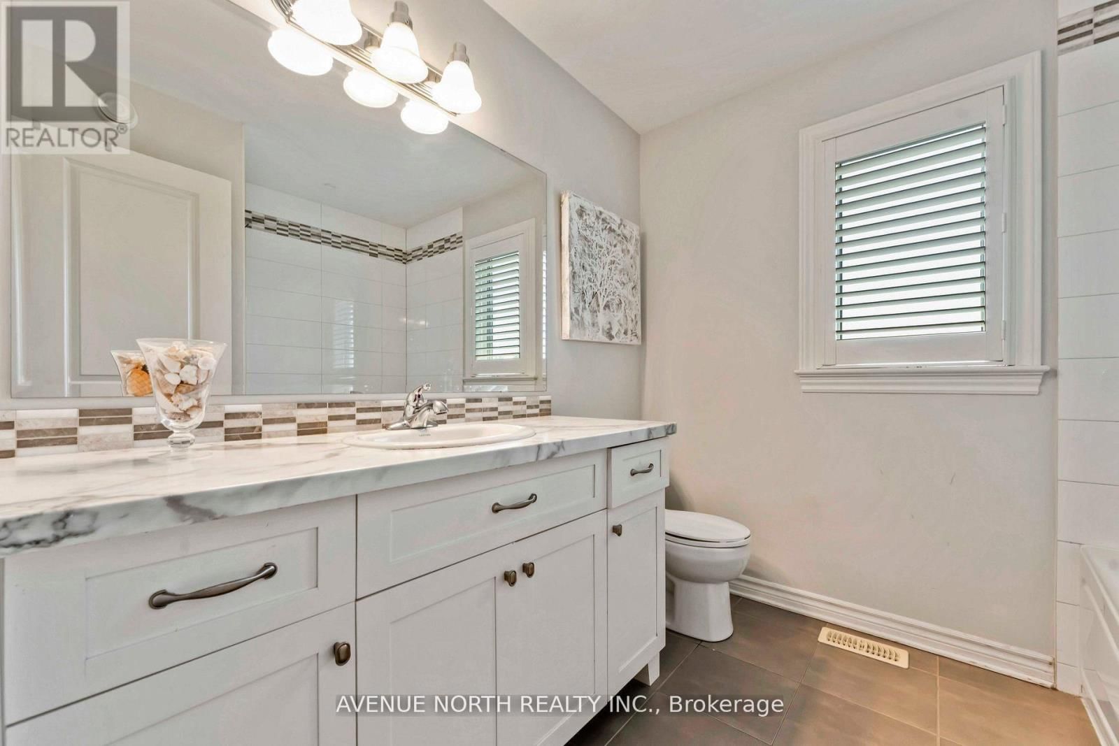 714 BUNCHBERRY WAY Image 17