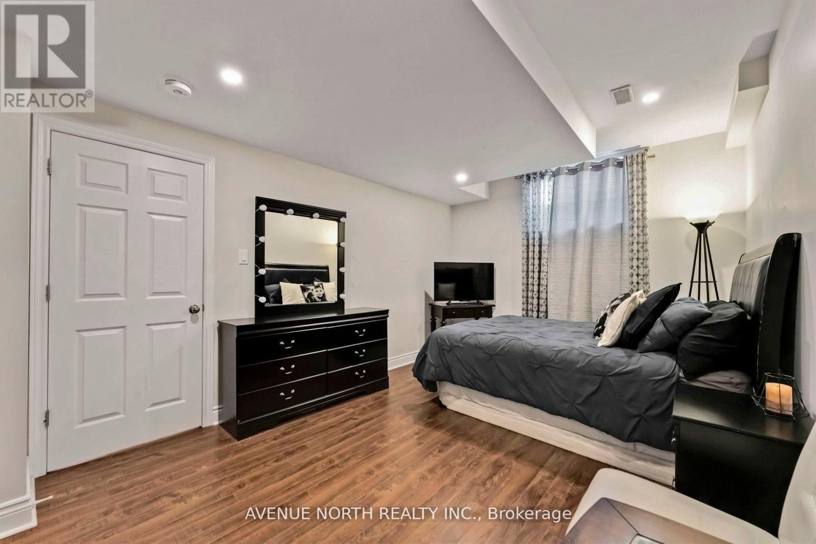 714 BUNCHBERRY WAY Image 36