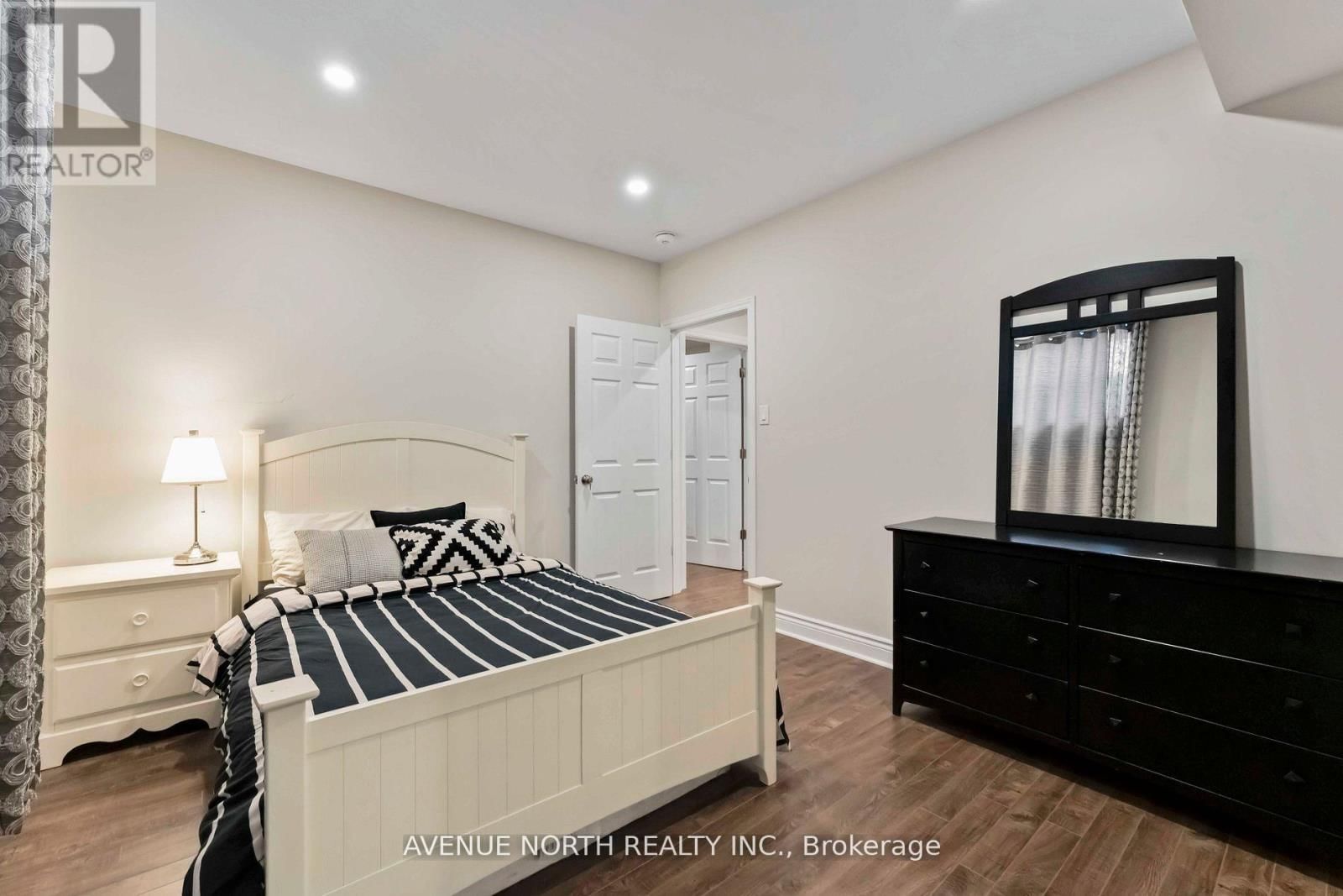 714 BUNCHBERRY WAY Image 37