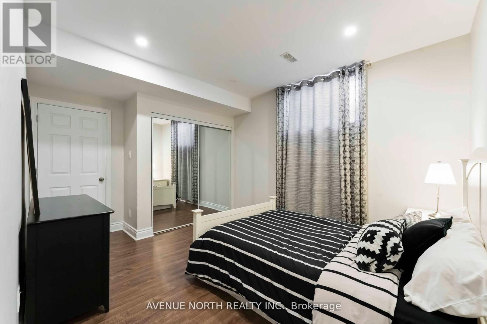 714 BUNCHBERRY WAY Image 38