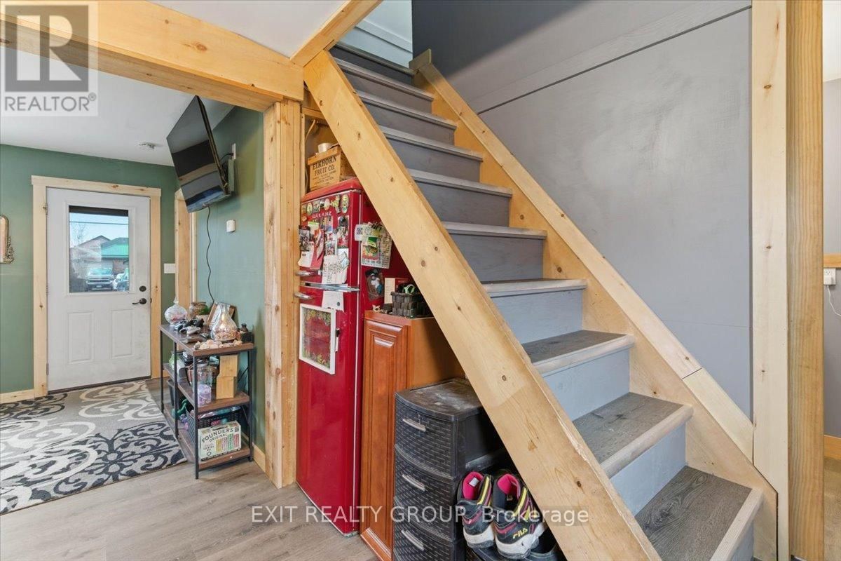 43 CENTRE STREET Image 12