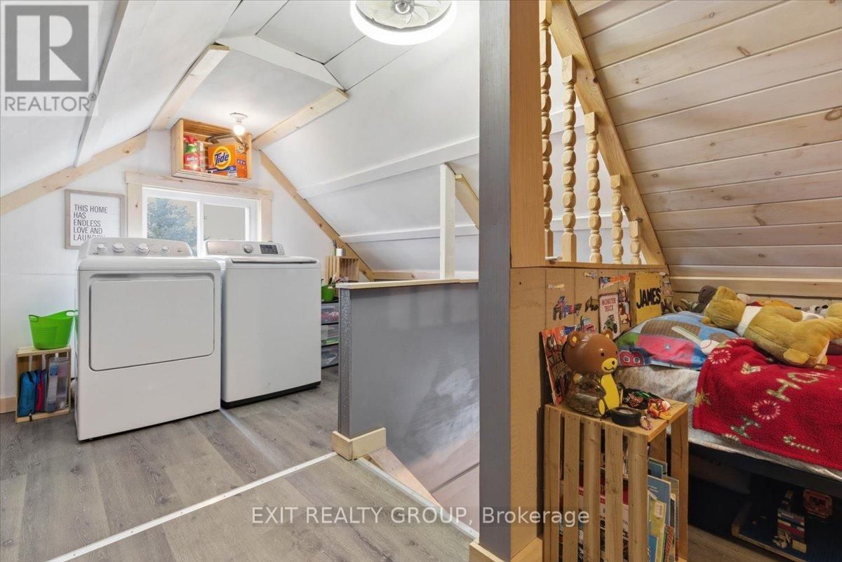 43 CENTRE STREET Image 17