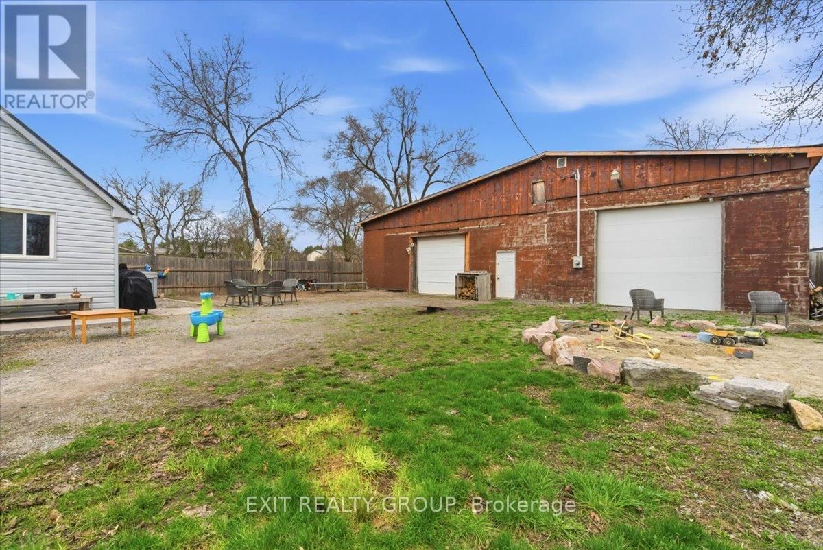 43 CENTRE STREET Image 21