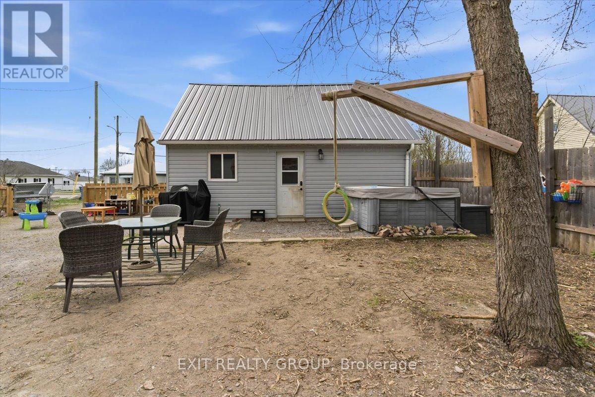 43 CENTRE STREET Image 22