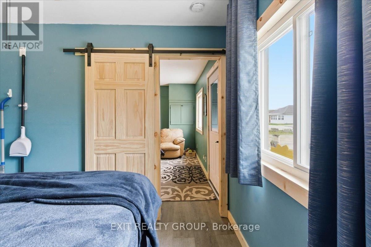 43 CENTRE STREET Image 6