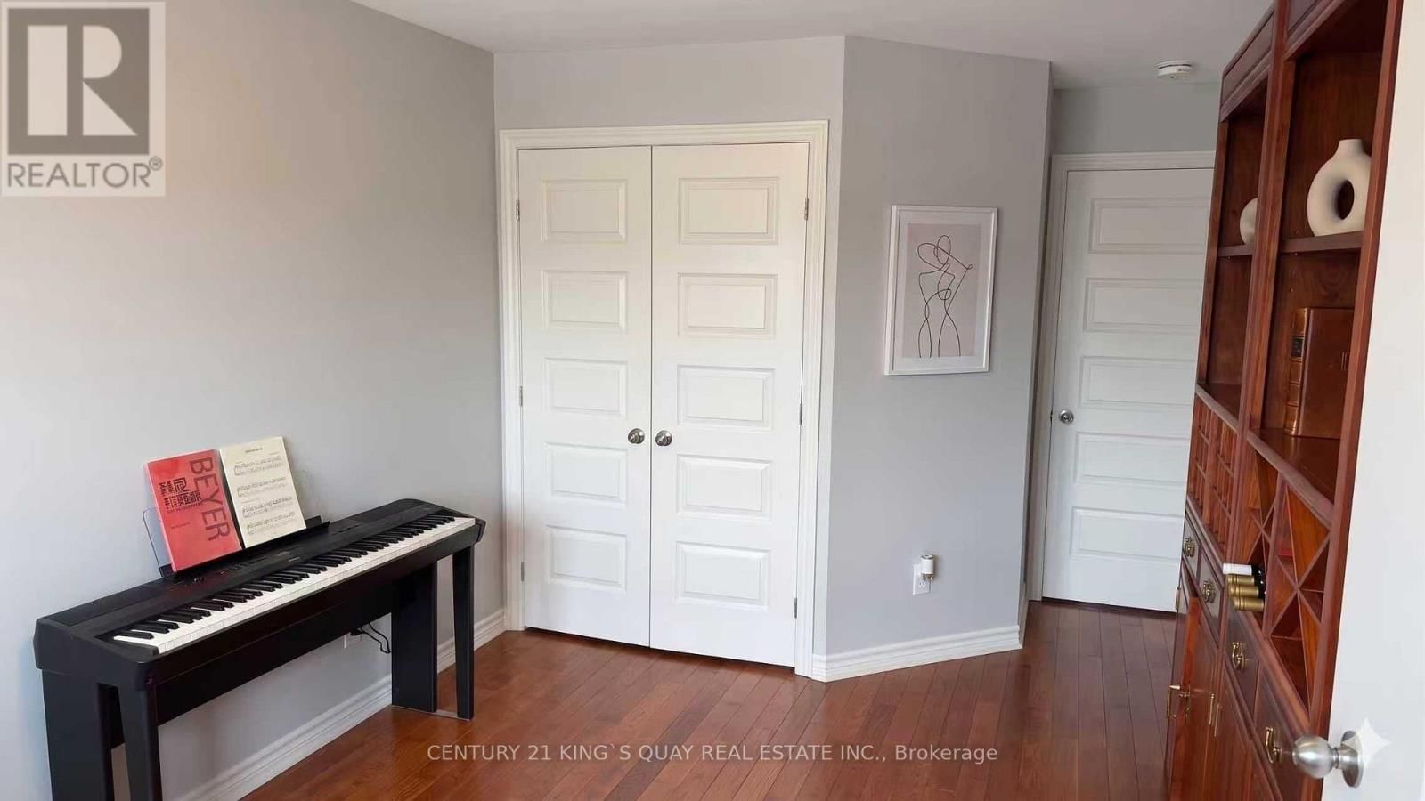 891 RIVERVIEW WAY Image 14