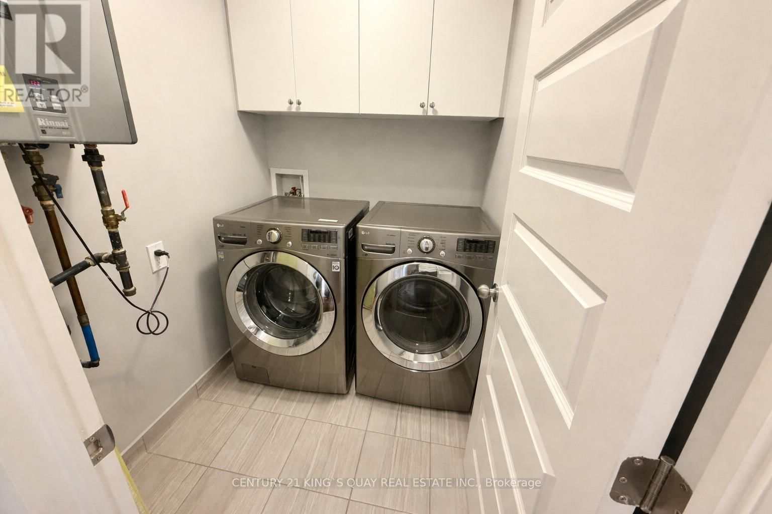 891 RIVERVIEW WAY Image 23