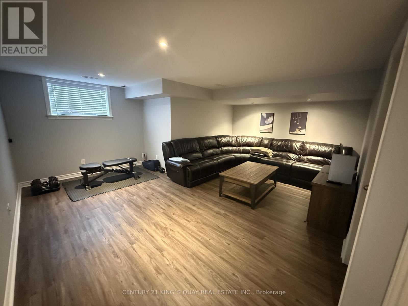 891 RIVERVIEW WAY Image 24