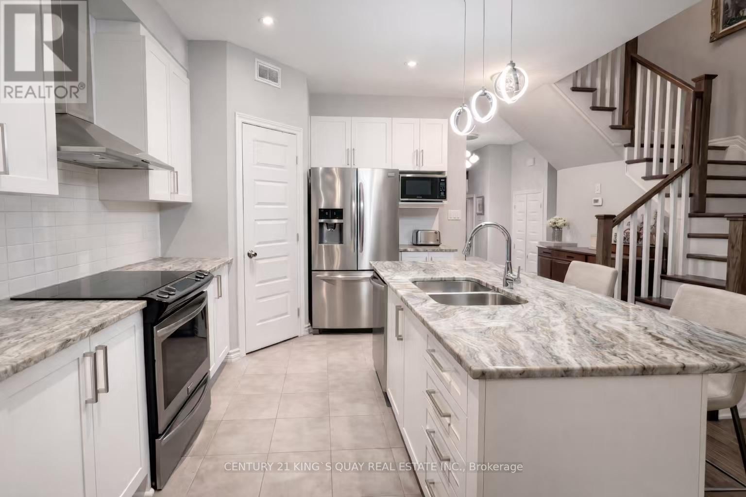 891 RIVERVIEW WAY Image 4