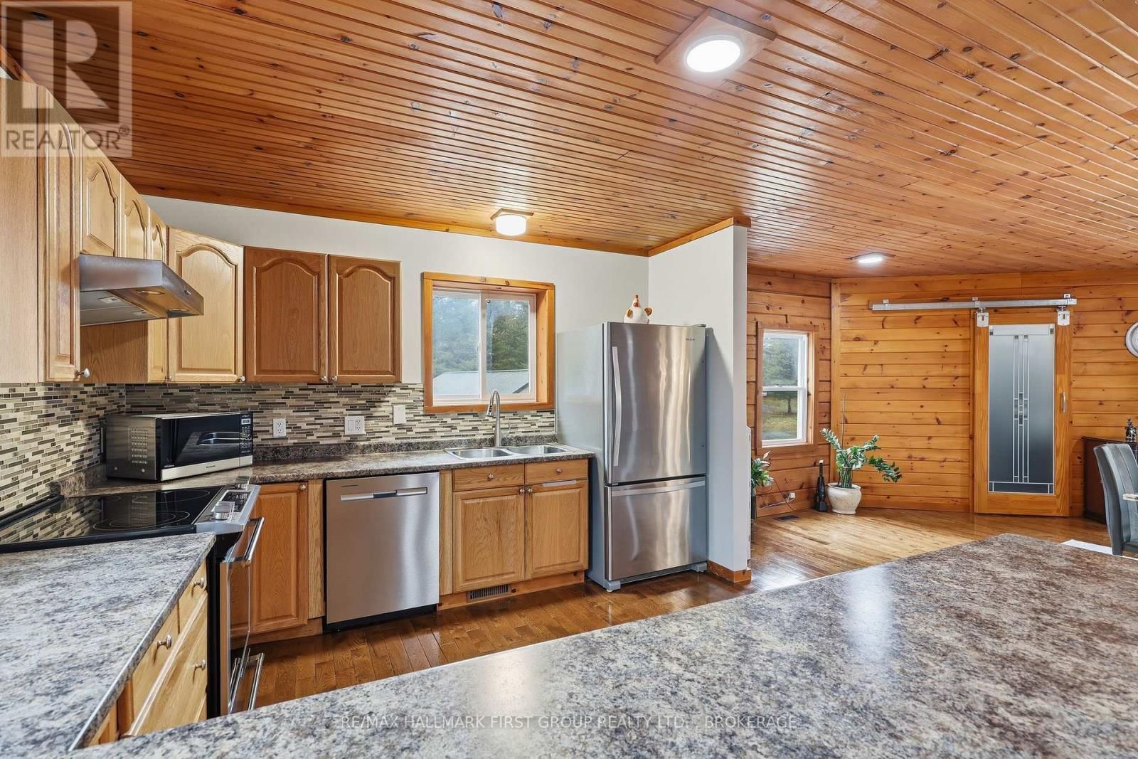 2723 DESERT LAKE ROAD Image 10