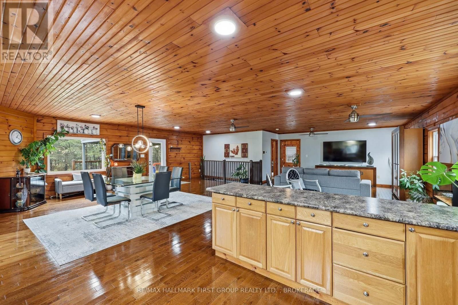 2723 DESERT LAKE ROAD Image 11