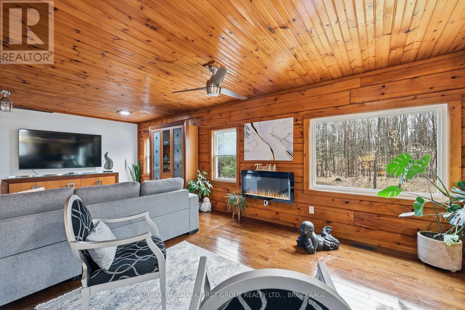 2723 DESERT LAKE ROAD Image 13