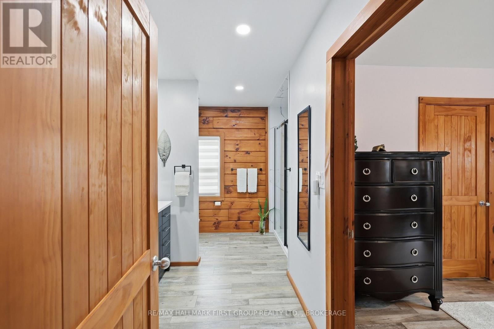 2723 DESERT LAKE ROAD Image 20