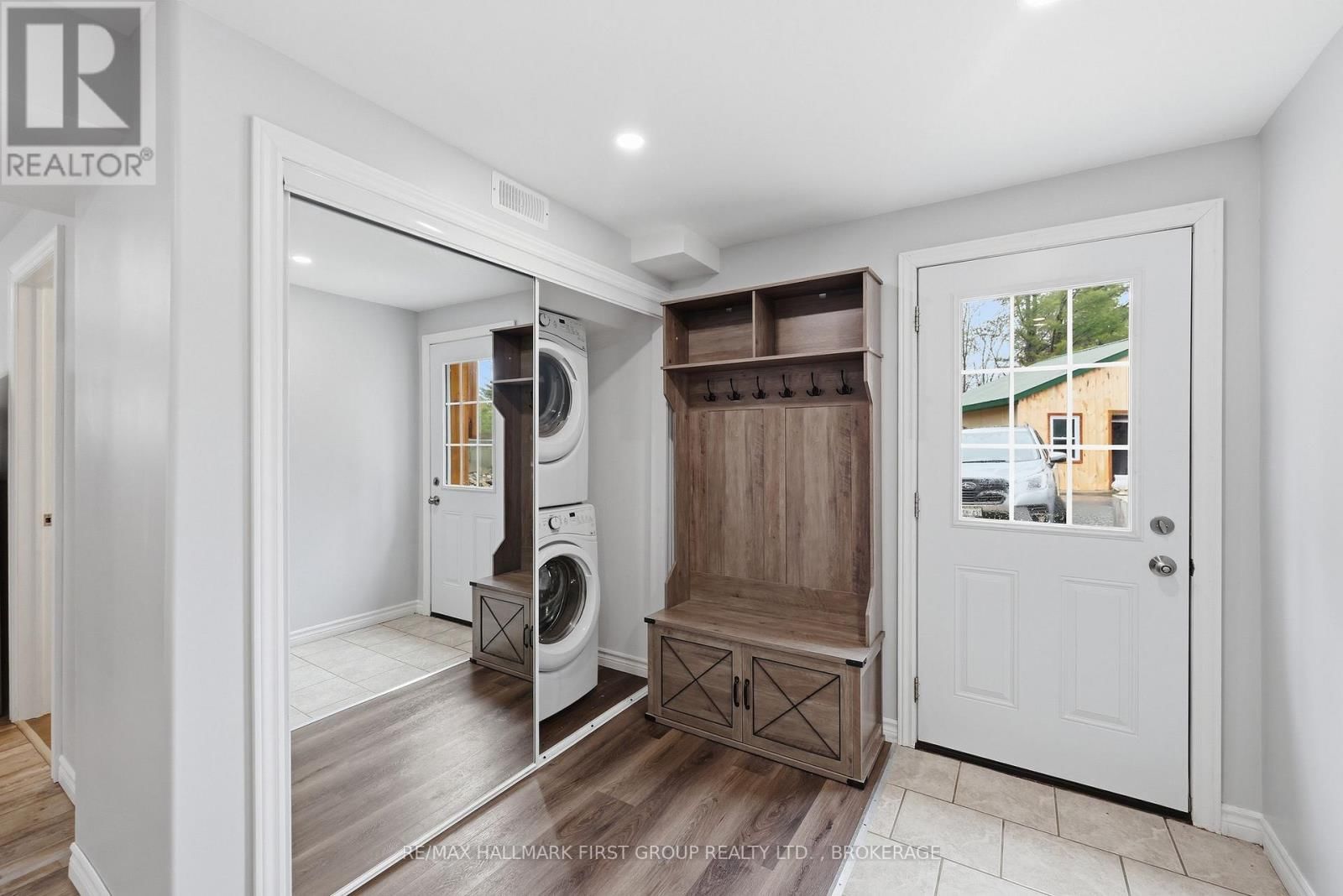 2723 DESERT LAKE ROAD Image 23