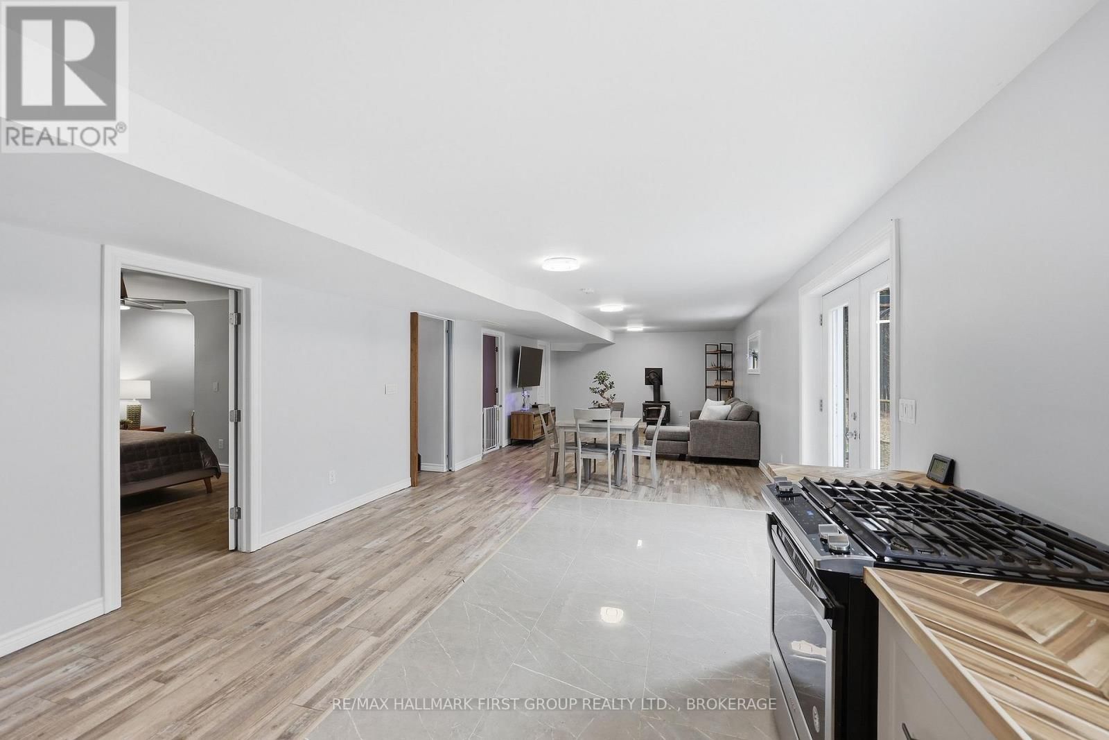 2723 DESERT LAKE ROAD Image 29