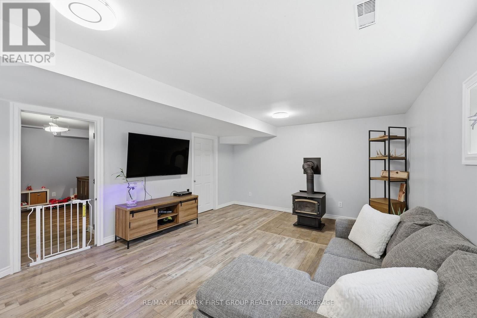 2723 DESERT LAKE ROAD Image 31