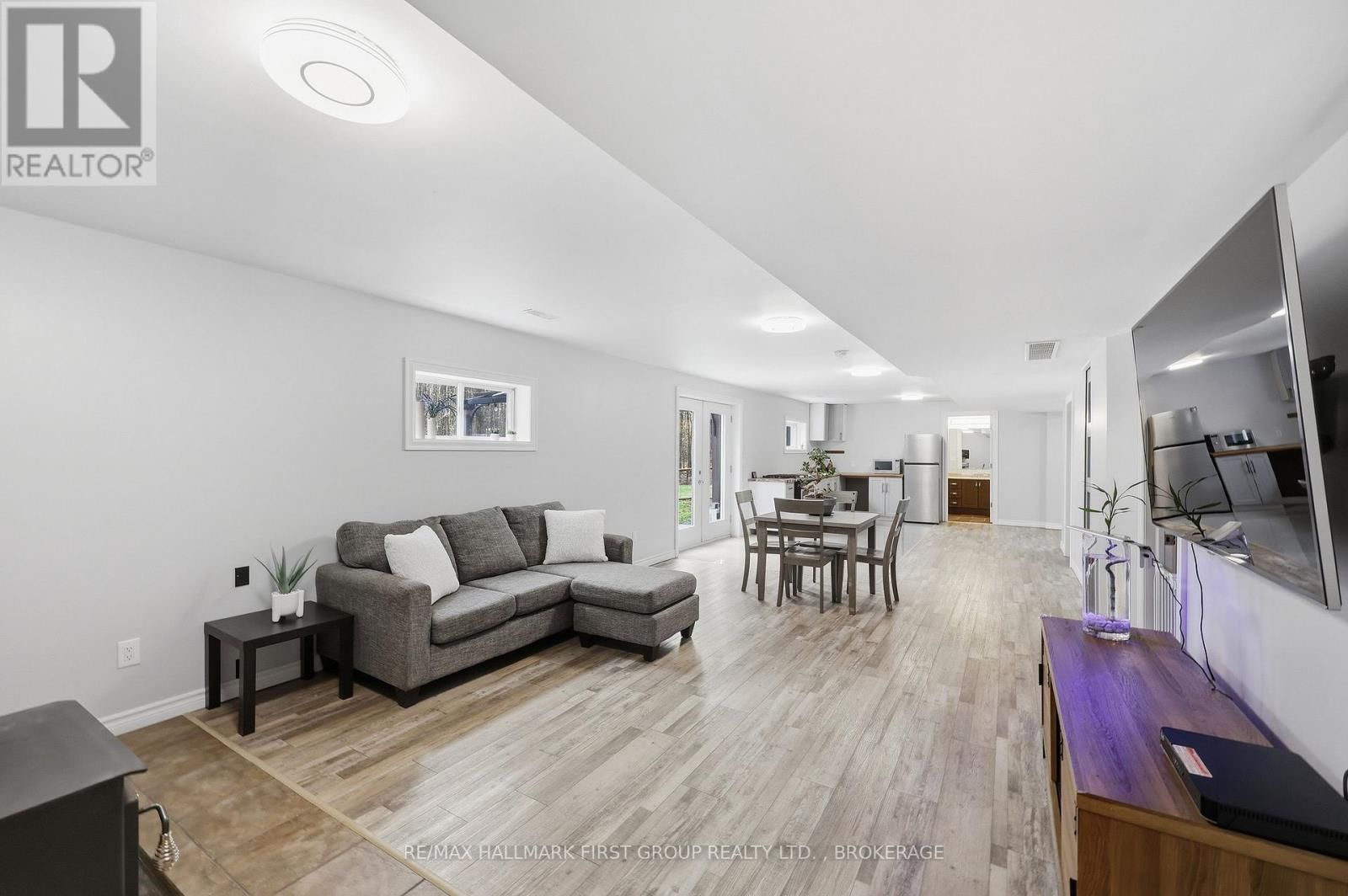 2723 DESERT LAKE ROAD Image 32