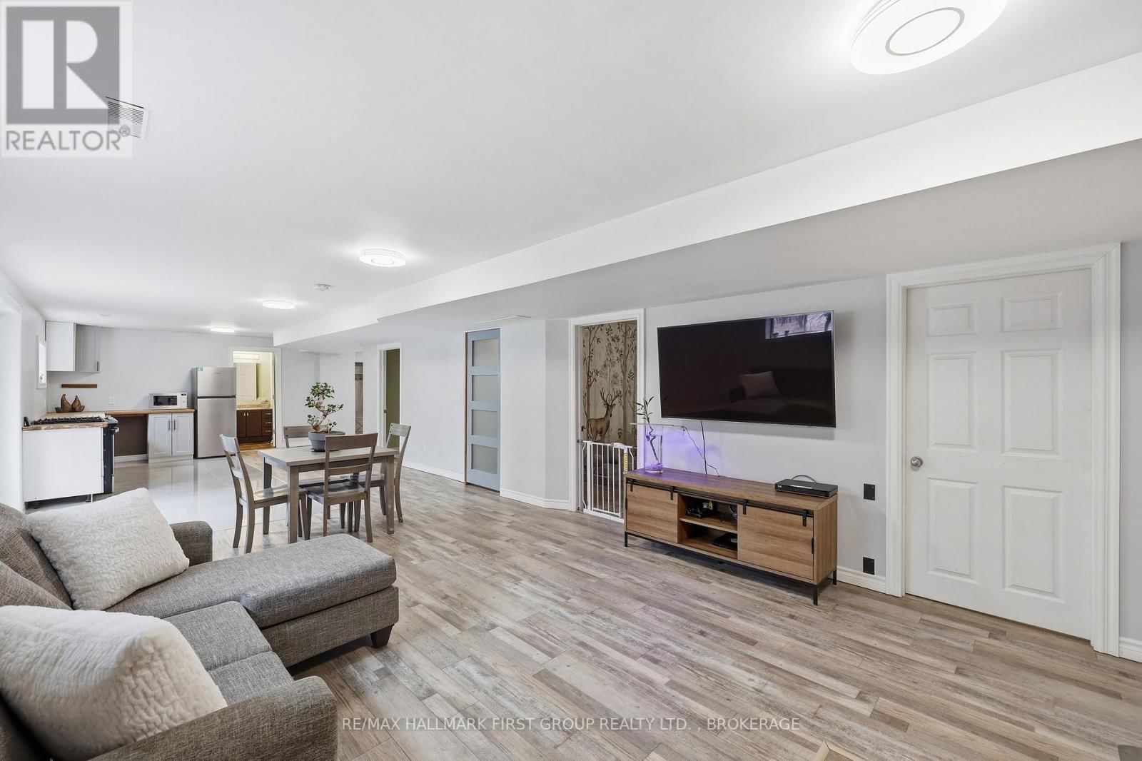 2723 DESERT LAKE ROAD Image 33