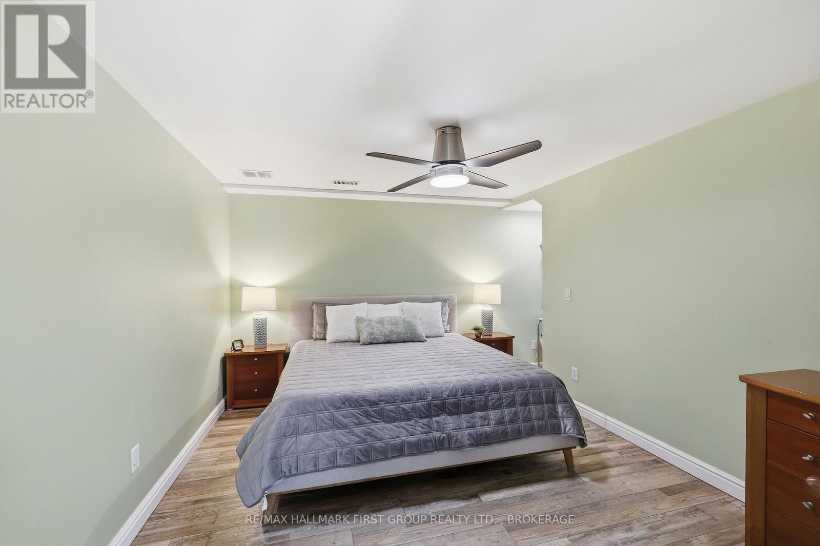 2723 DESERT LAKE ROAD Image 37