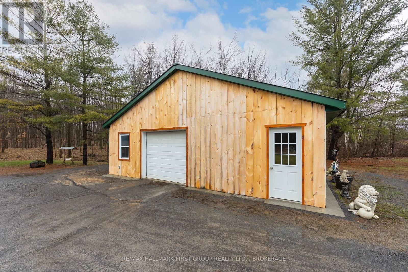 2723 DESERT LAKE ROAD Image 40