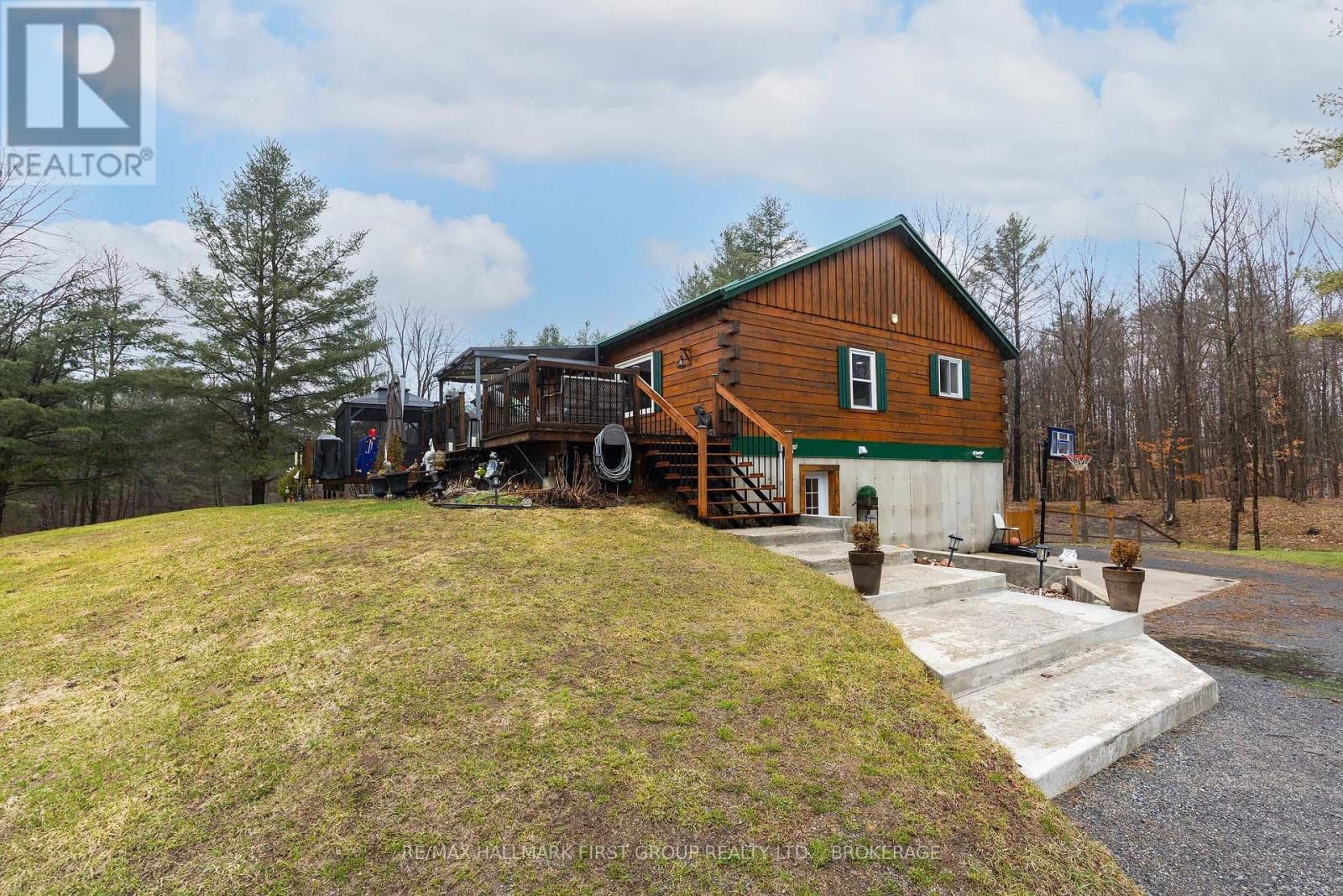 2723 DESERT LAKE ROAD Image 41