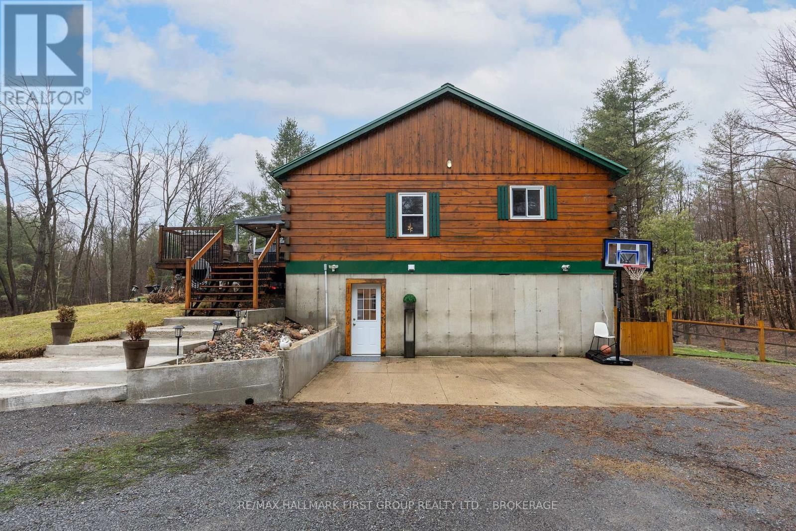 2723 DESERT LAKE ROAD Image 42